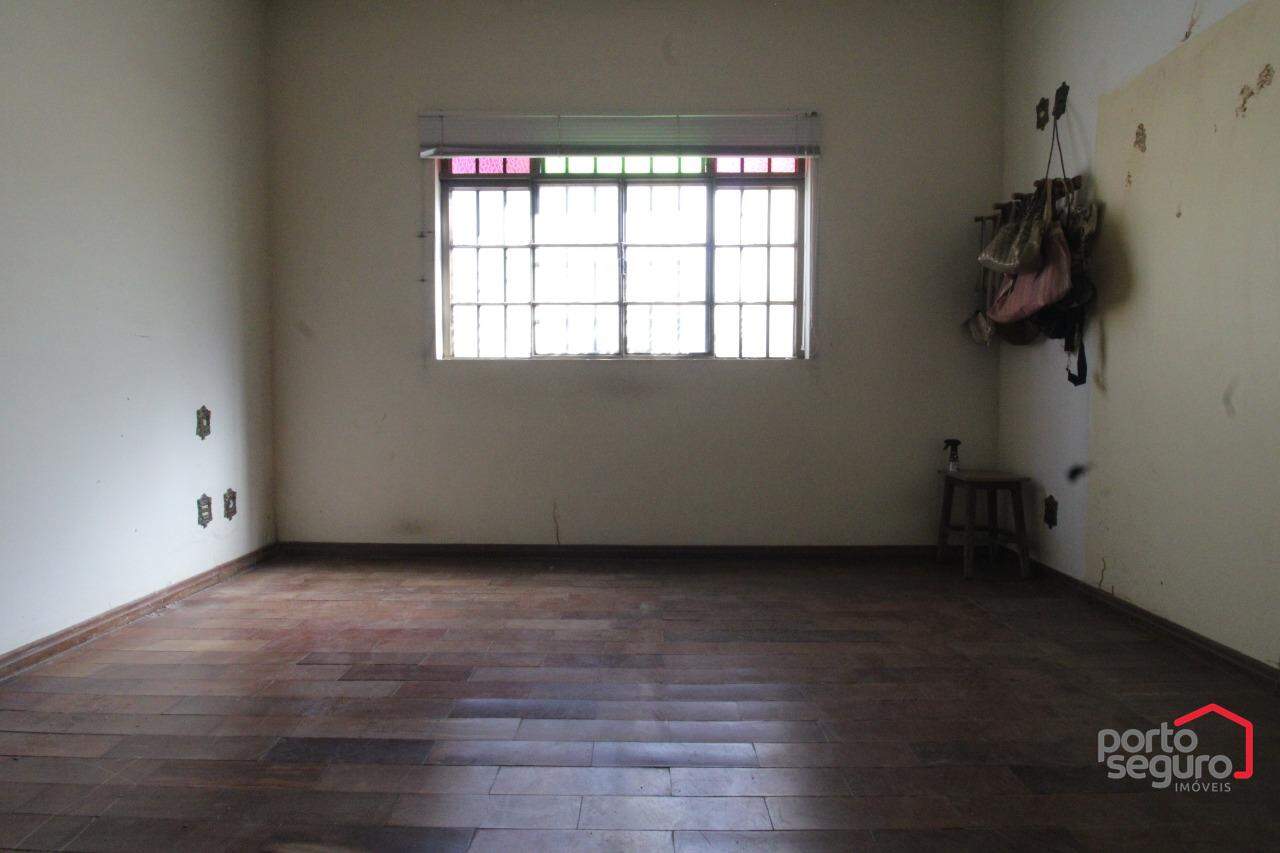 Casa Comercial para aluguel no Centro: Casa Comercial para alugar, Centro - Divinópolis/MG