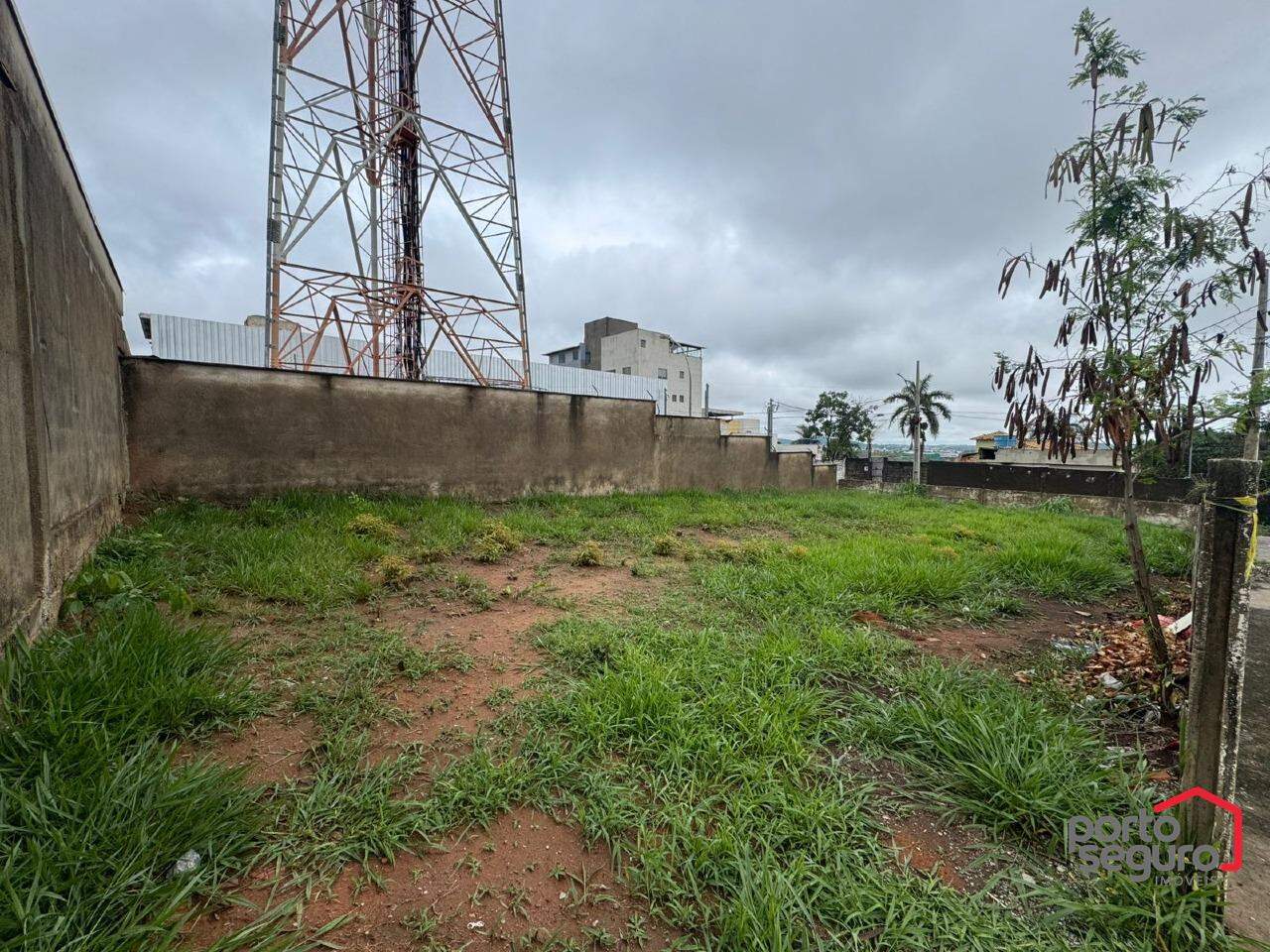 Lote para aluguel no Pacaembu: Lote para alugar, Pacaembu - Divinópolis/MG