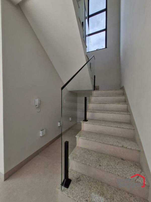 Casa à venda no Residencial Altaville: Casa à venda, Residencial Altaville - Divinópolis/MG