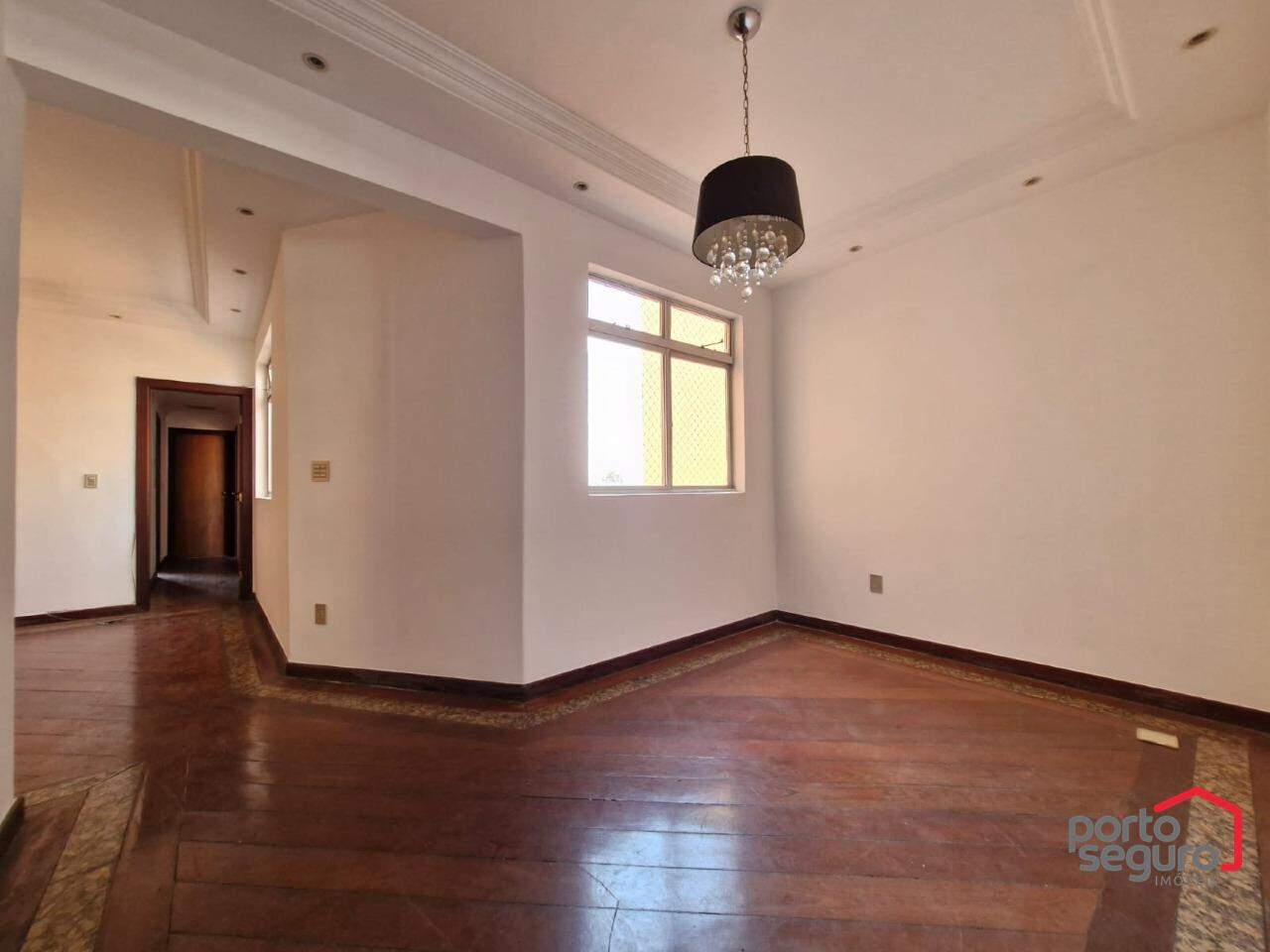 Apartamento à venda no Centro: Apartamento à venda, Centro - Divinópolis/MG