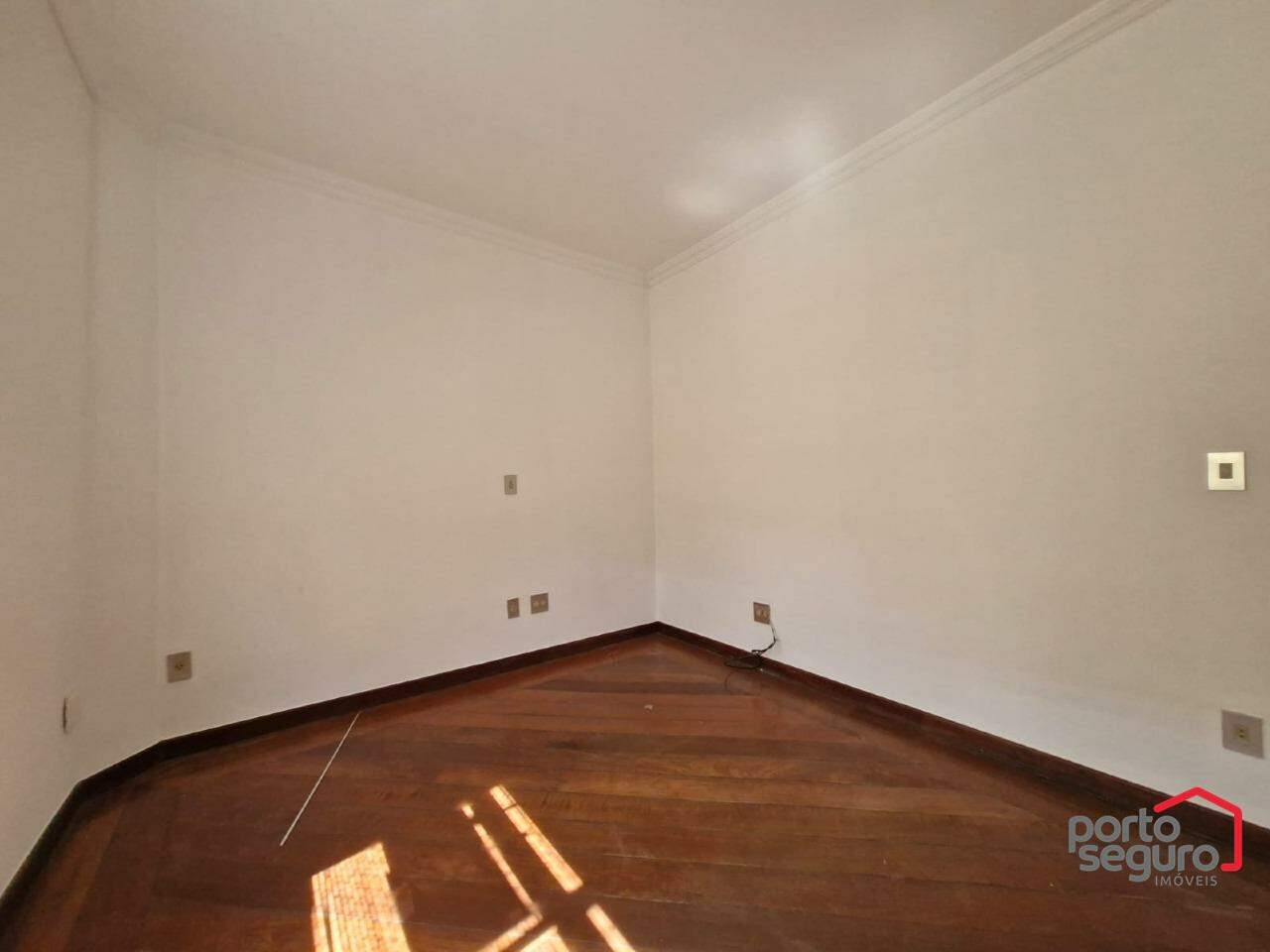 Apartamento à venda no Centro: Apartamento à venda, Centro - Divinópolis/MG