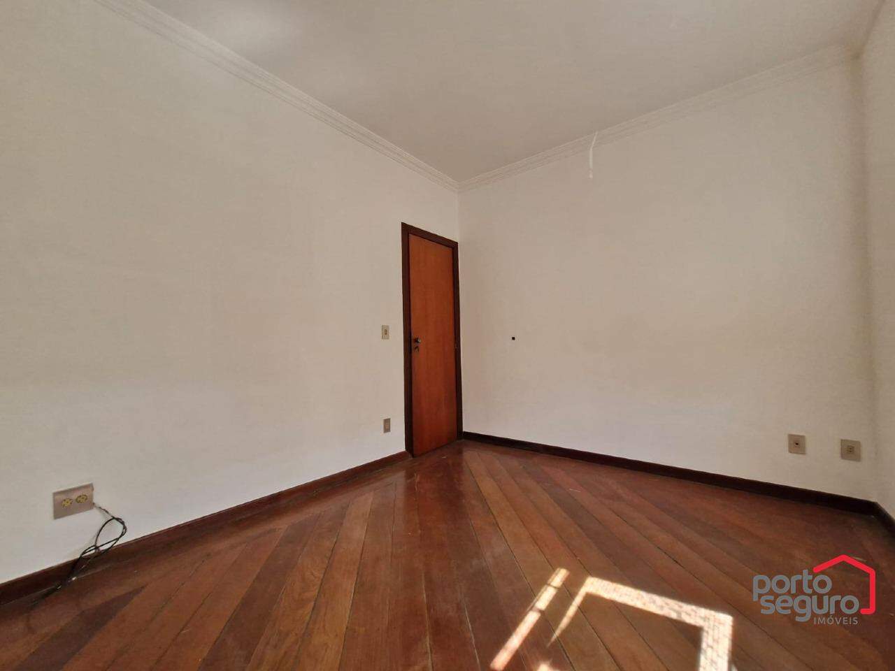 Apartamento à venda no Centro: Apartamento à venda, Centro - Divinópolis/MG