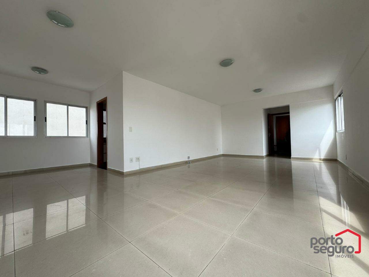 Apartamento à venda no Centro: Apartamento à venda, Centro - Divinópolis/MG