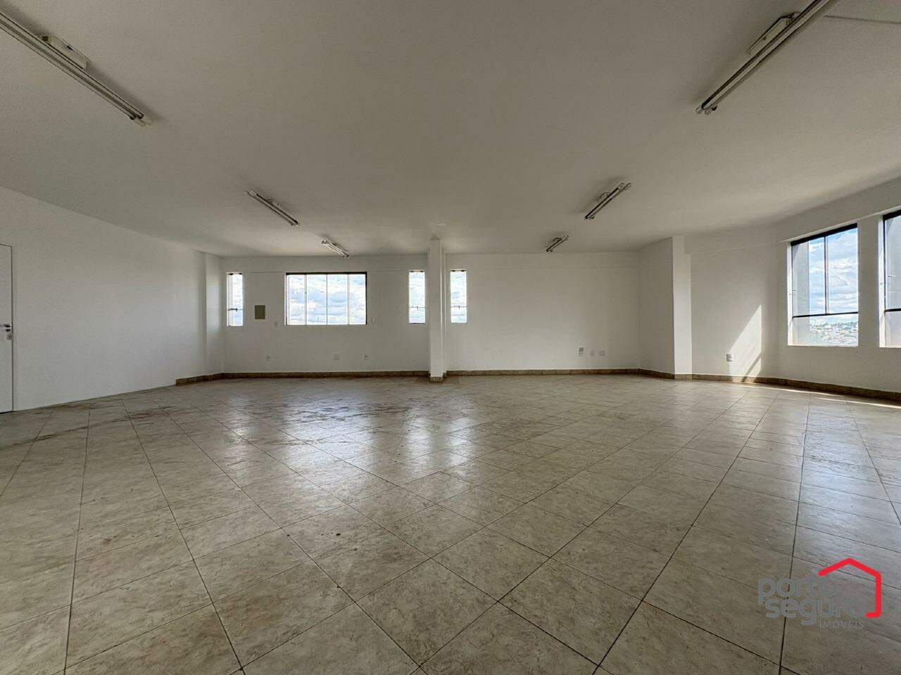 Sala para aluguel no Centro: Sala para alugar, Centro - Divinópolis/MG