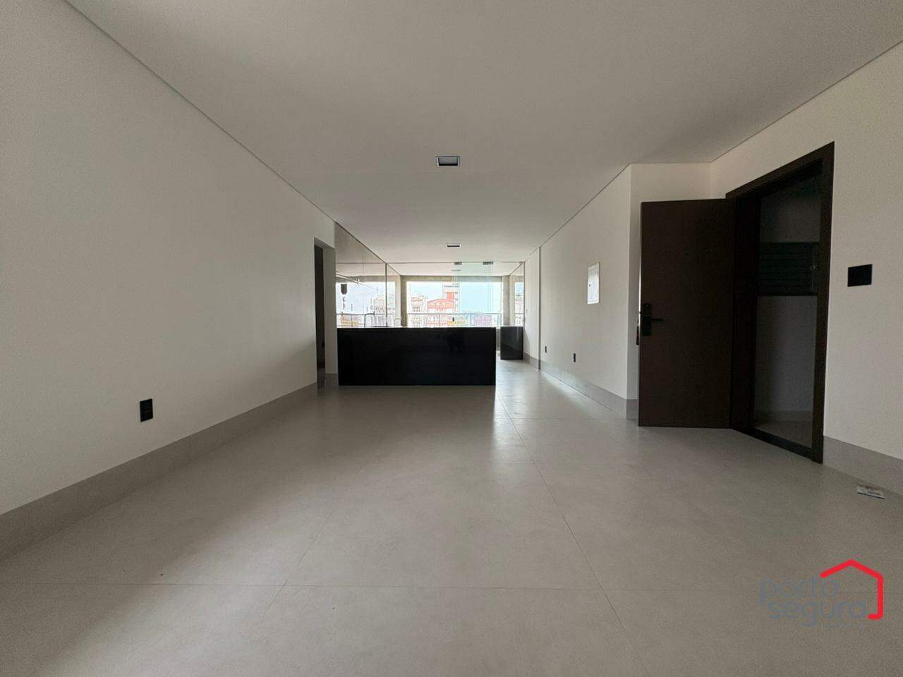 Apartamento à venda no Centro: Apartamento à venda, Centro - Divinópolis/MG