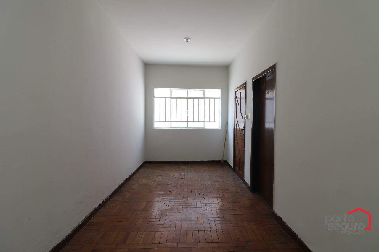 Casa à venda no Centro: Casa à venda, Centro - Divinópolis/MG