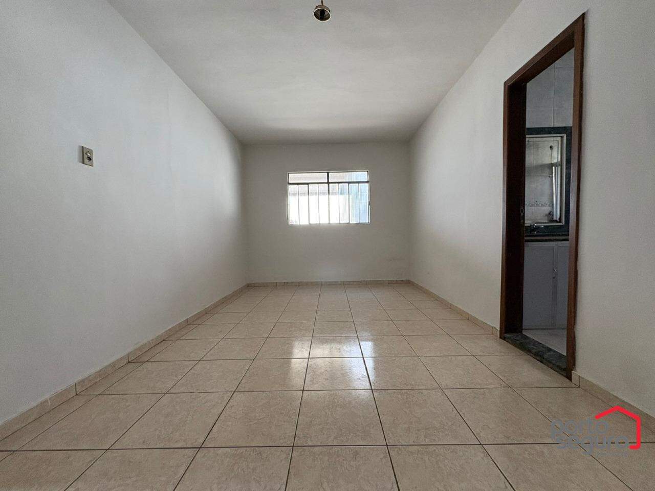 Casa para aluguel no Centro: Casa para alugar, Centro - Divinópolis/MG