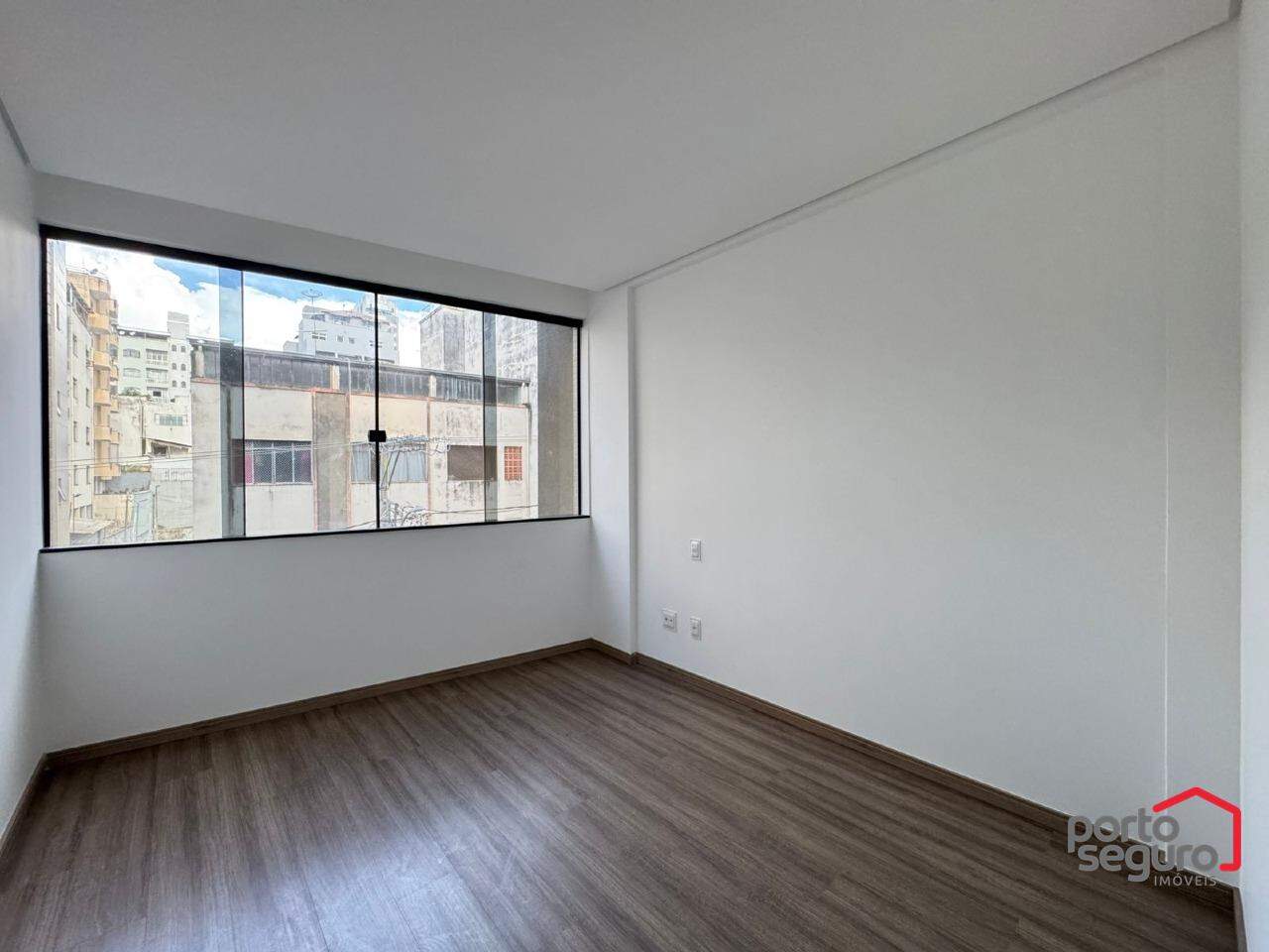 Apartamento à venda no Centro: Apartamento à venda, Centro - Divinópolis/MG