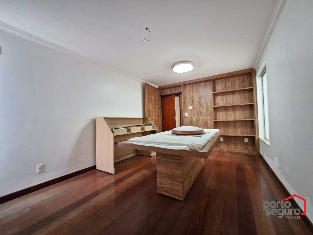 Casa para aluguel no Centro: Casa para alugar, Centro - Divinópolis/MG
