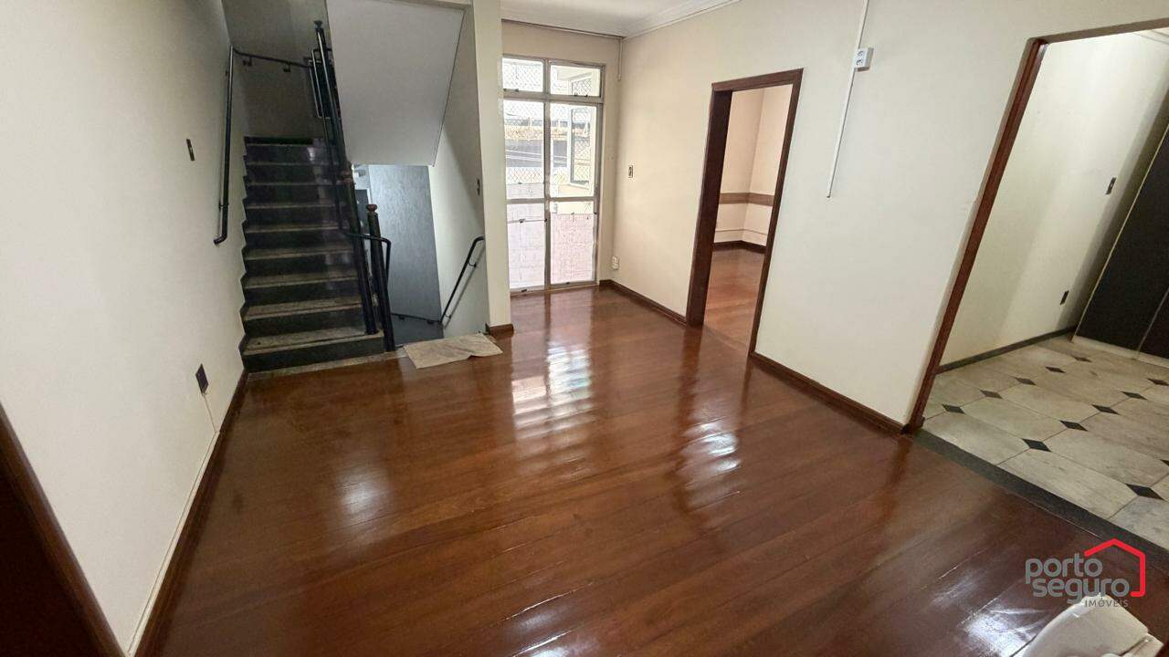 Casa Comercial para aluguel no Centro: Casa Comercial para alugar, Centro - Divinópolis/MG
