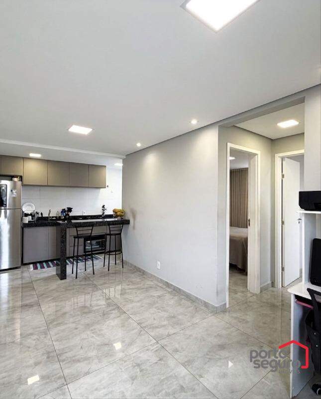 Apartamento à venda no Chácara Santa Rita: Apartamento à venda, Chácara Santa Rita - Divinópolis/MG