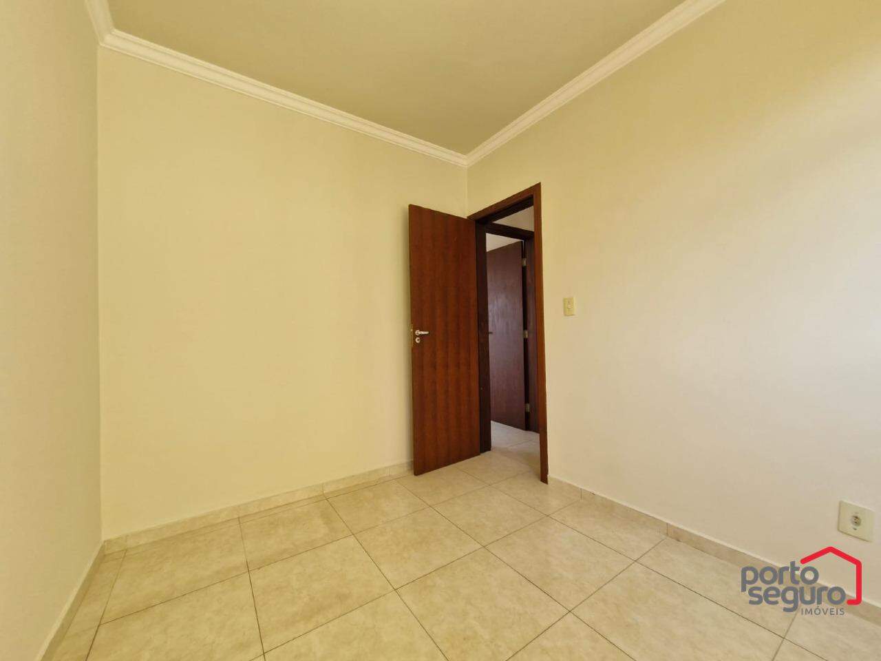 Apartamento à venda no Centro: Apartamento à venda, Centro - Divinópolis/MG