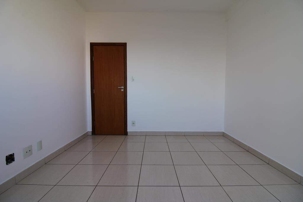 Apartamento à venda no Ipiranga: Apartamento à venda, Ipiranga - Divinópolis/MG