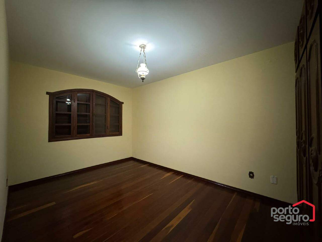 Casa para aluguel no Centro: Casa para alugar, Centro - Divinópolis/MG