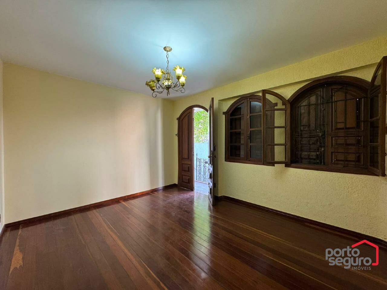 Casa para aluguel no Centro: Casa para alugar, Centro - Divinópolis/MG