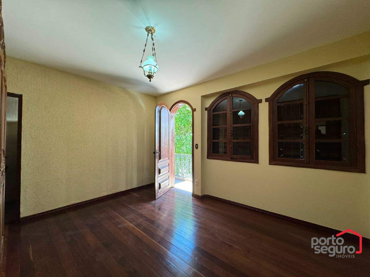 Casa para aluguel no Centro: Casa para alugar, Centro - Divinópolis/MG