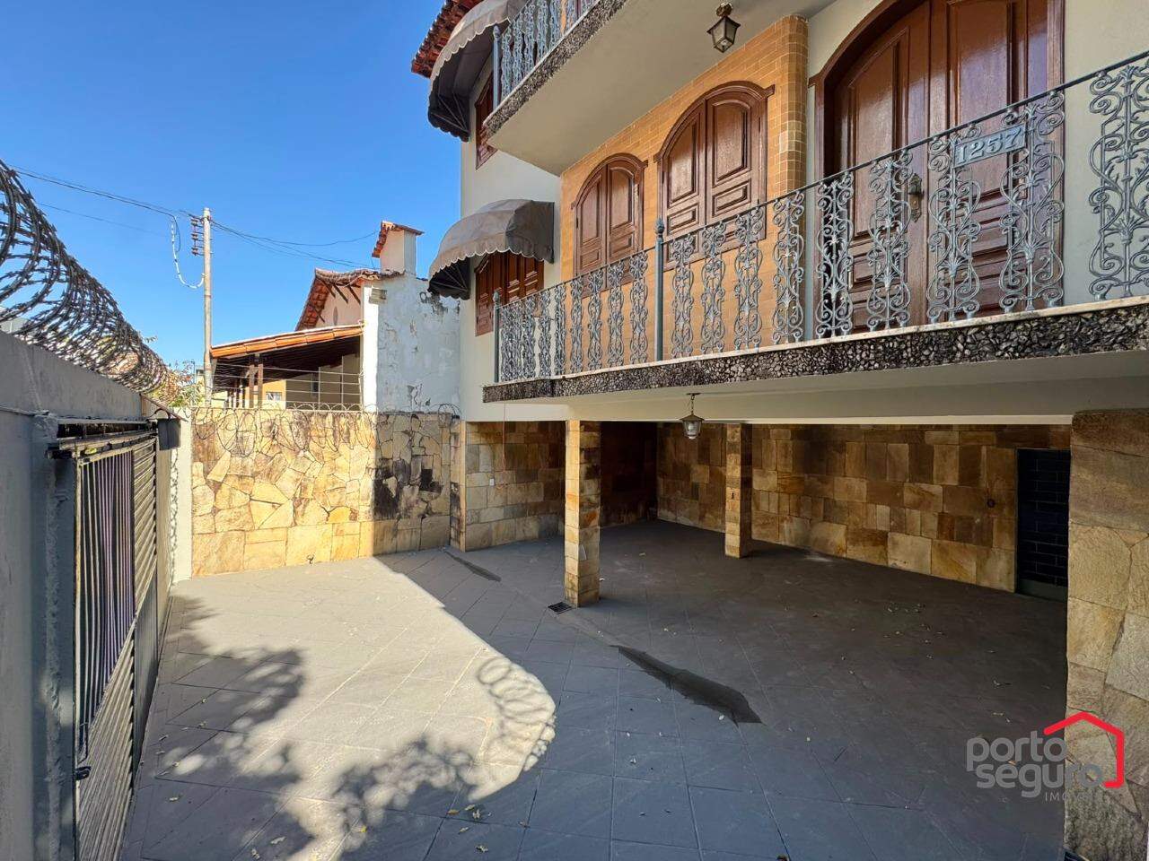 Casa para aluguel no Centro: Casa para alugar, Centro - Divinópolis/MG