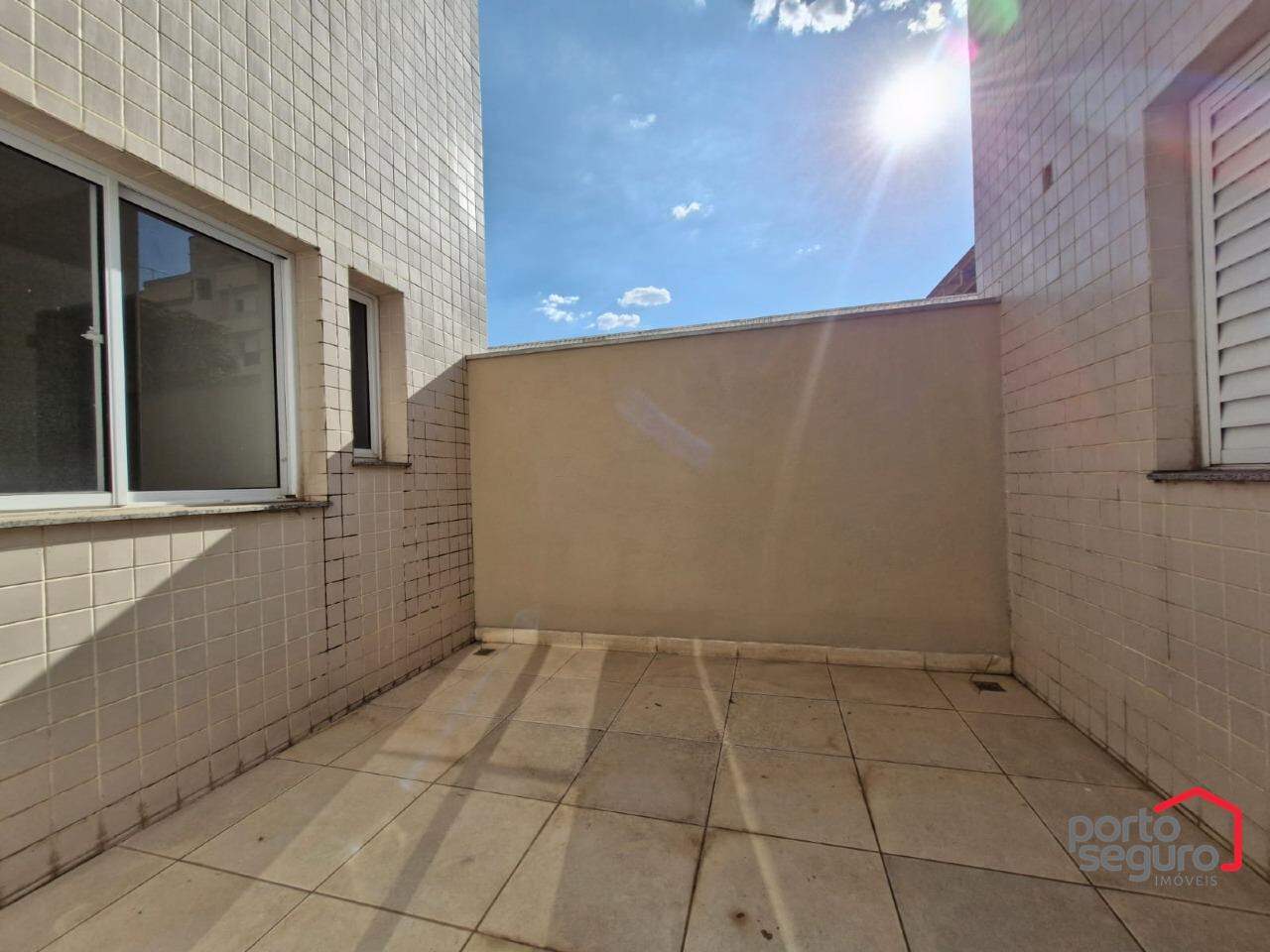 Apartamento para aluguel no Centro: Apartamento para alugar, Centro - Divinópolis/MG