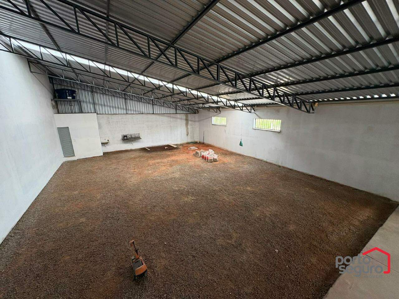Galpão para aluguel no São José: Galpão para alugar, São José - Divinópolis/MG
