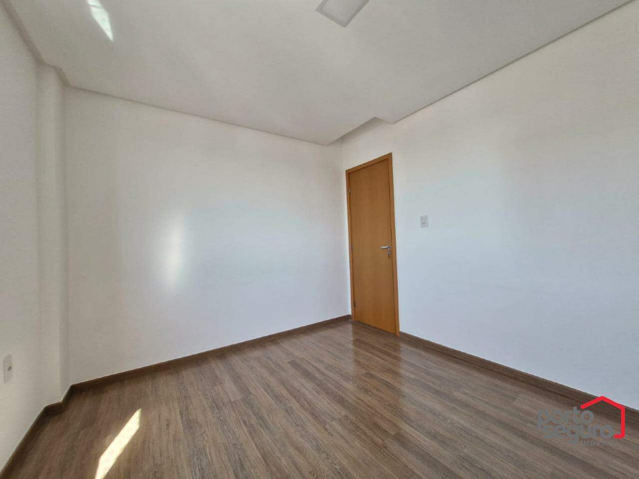 Apartamento para aluguel no Centro: Apartamento para alugar, Centro - Divinópolis/MG