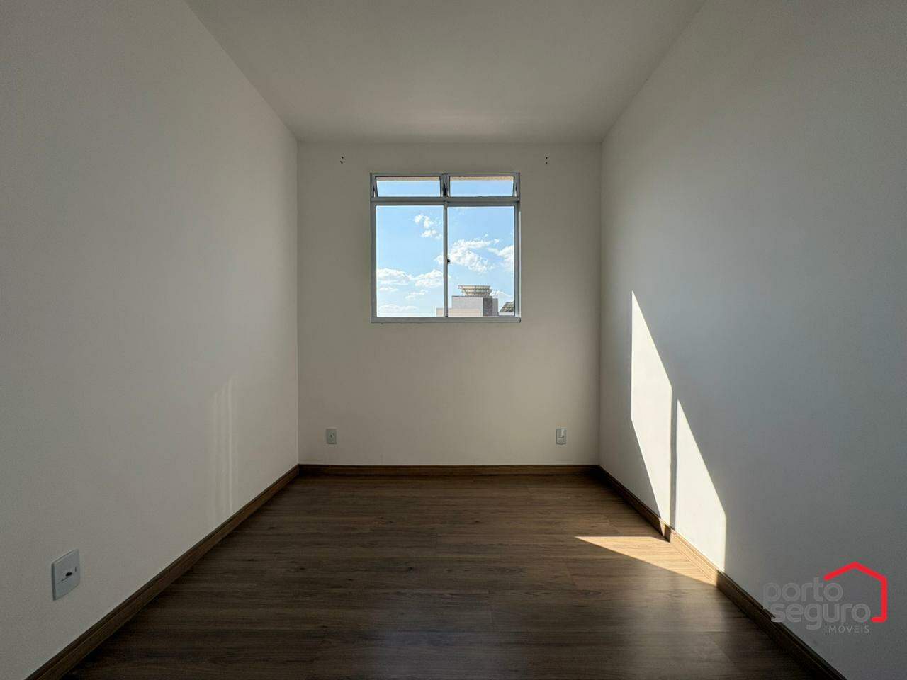 Apartamento para aluguel no Interlagos: Apartamento para alugar, Interlagos - Divinópolis/MG