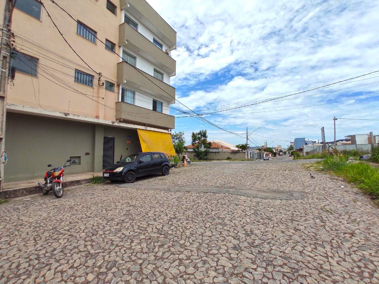 Loja para aluguel no Manoel Valinhas: Loja para alugar, Manoel Valinhas - Divinópolis/MG