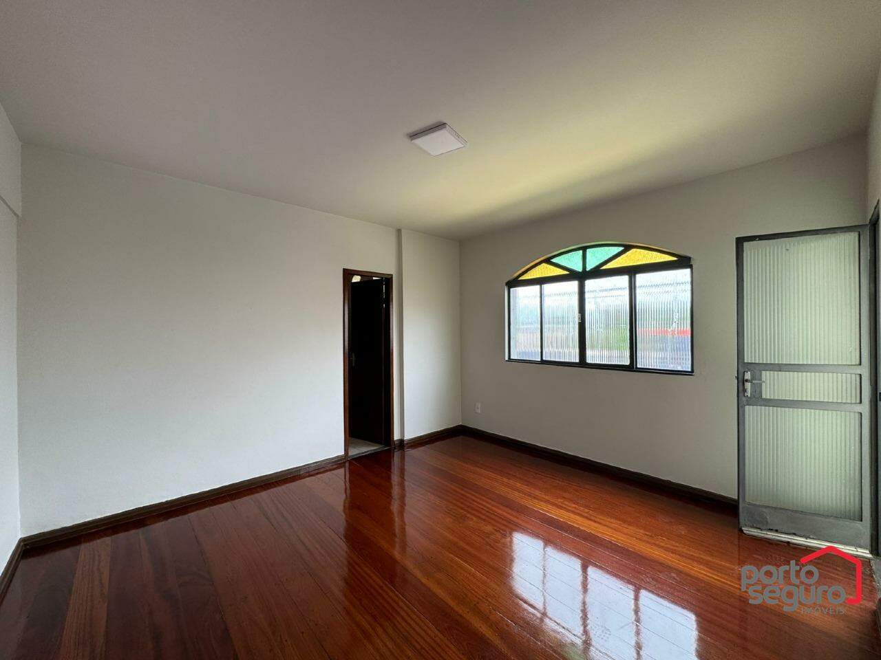 Apartamento para aluguel no Centro: Apartamento para alugar, Centro - Divinópolis/MG