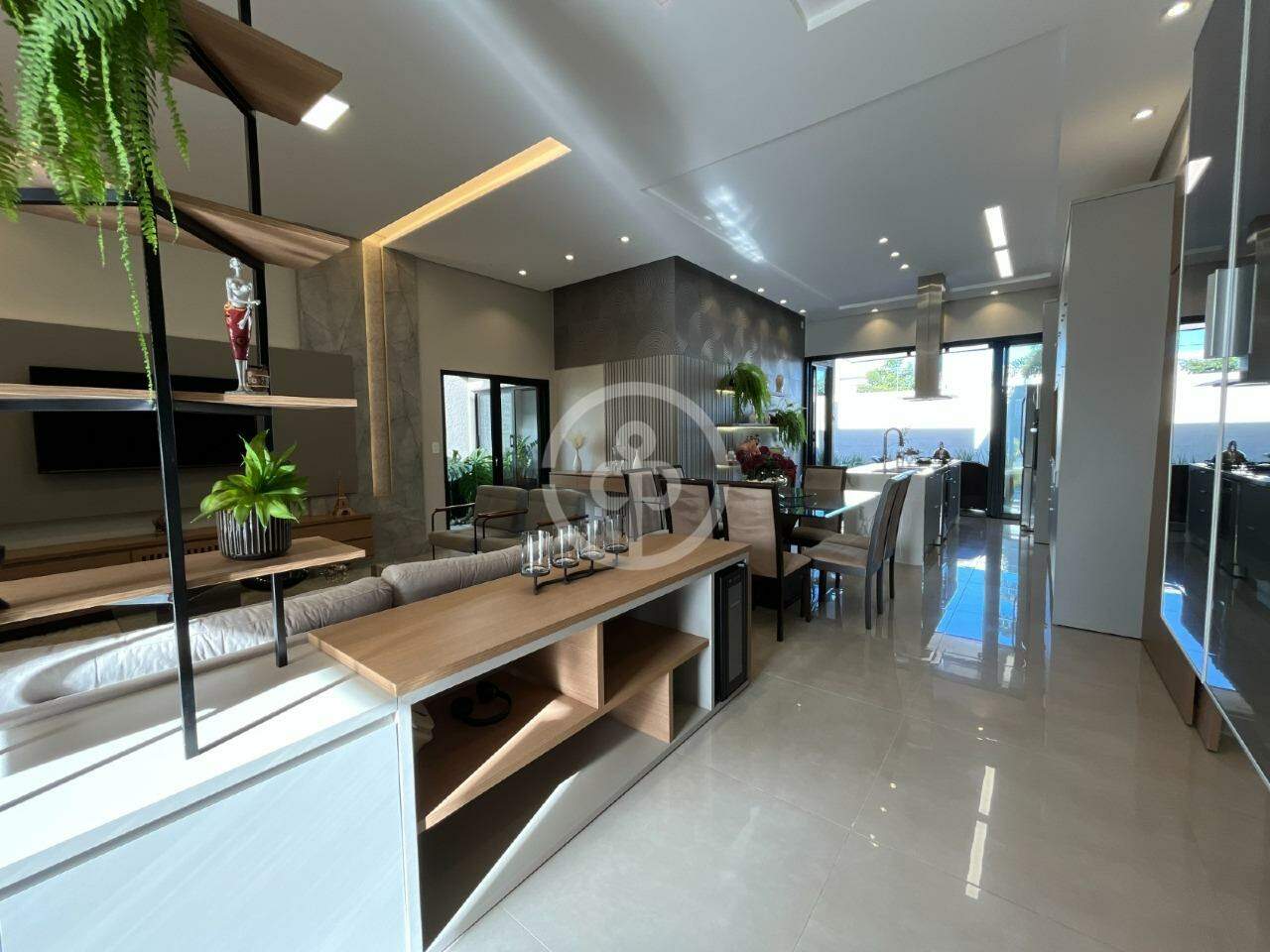 Casa à venda no Recanto Tropical III: 