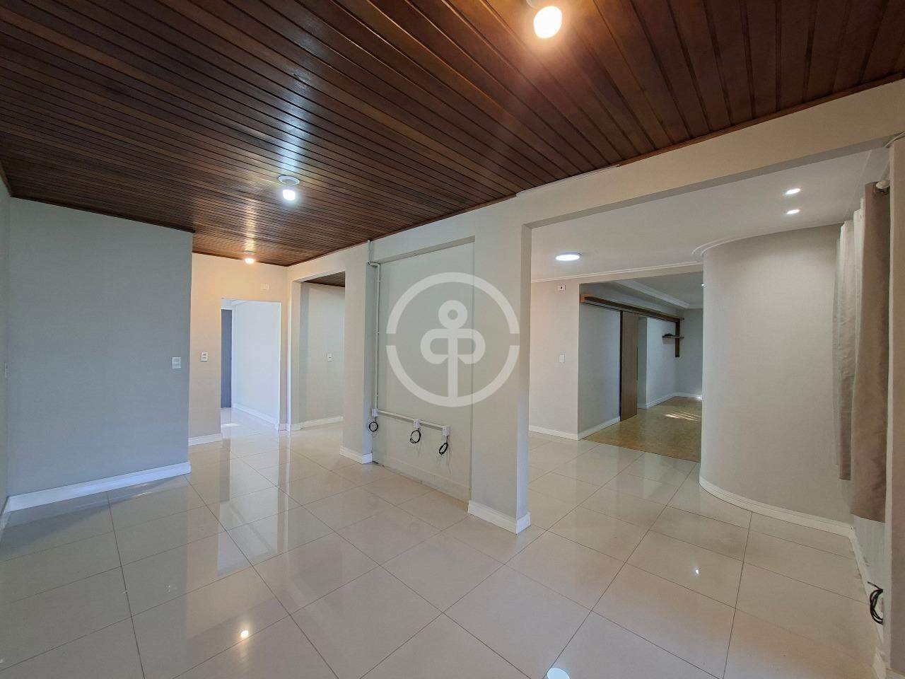Casa para aluguel no Centro: 