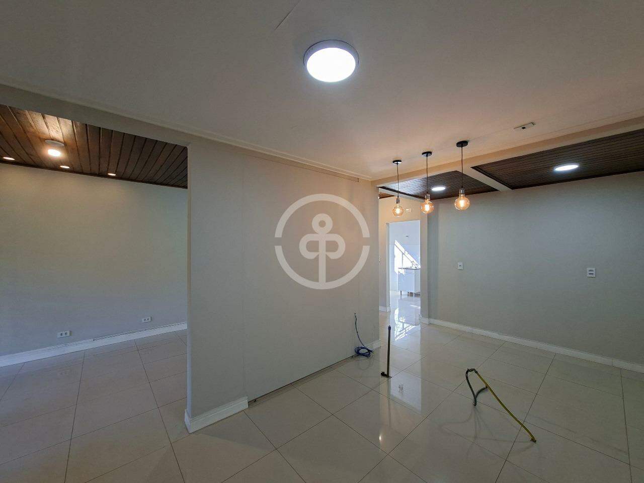 Casa para aluguel no Centro: 