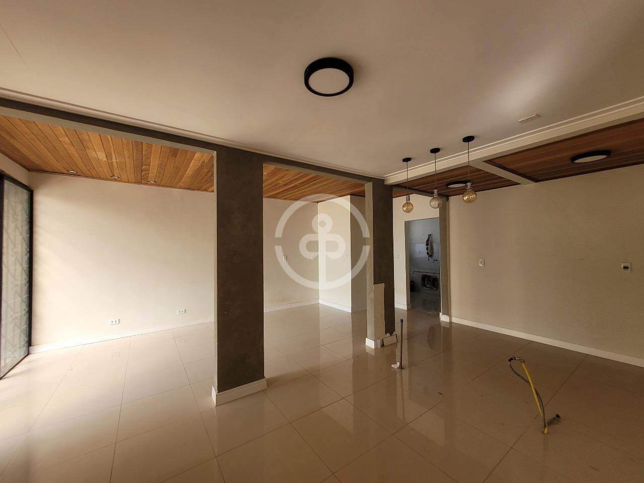 Casa para aluguel no Centro: 