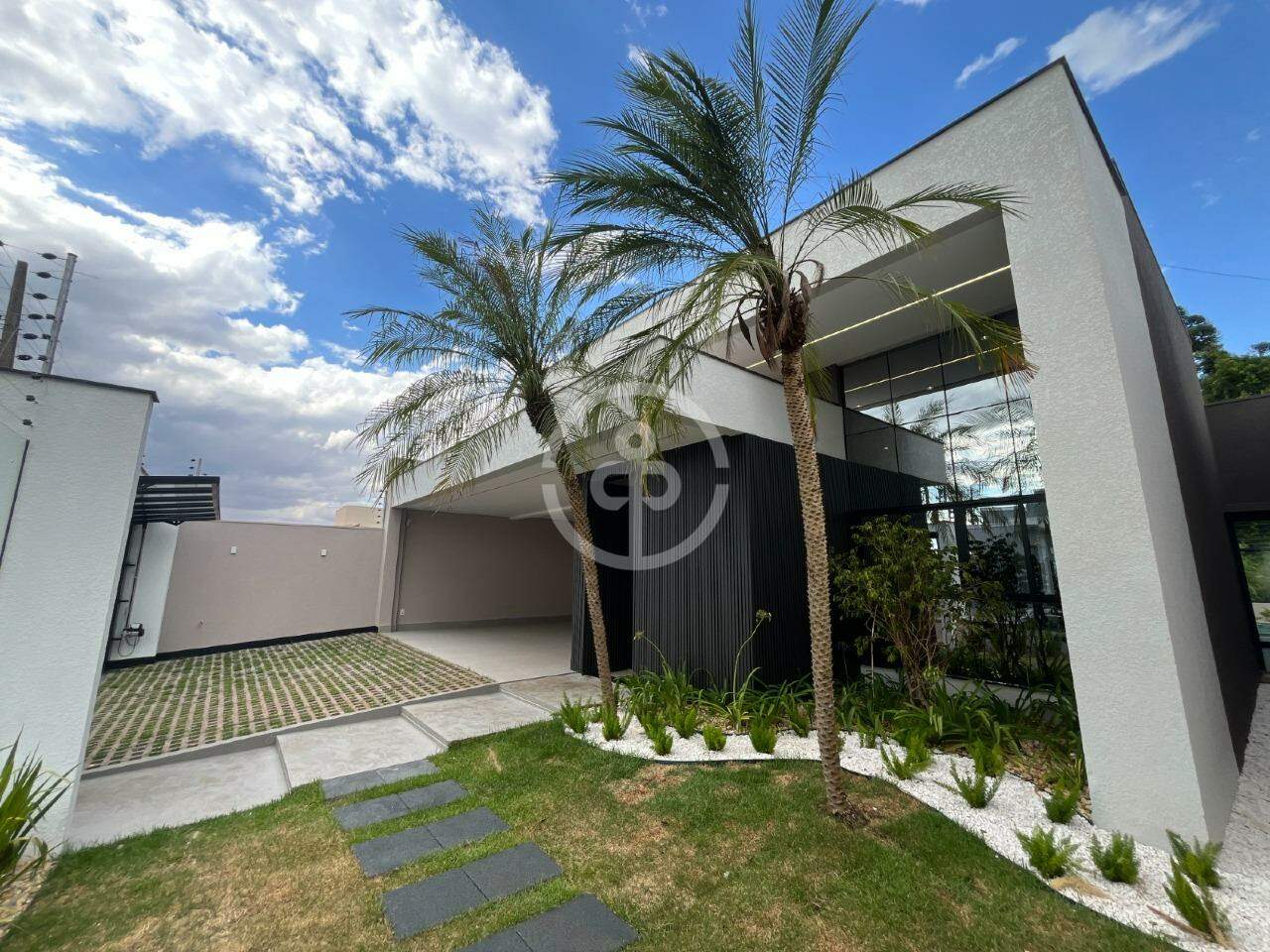 Casa à venda no Recanto Tropical III: 