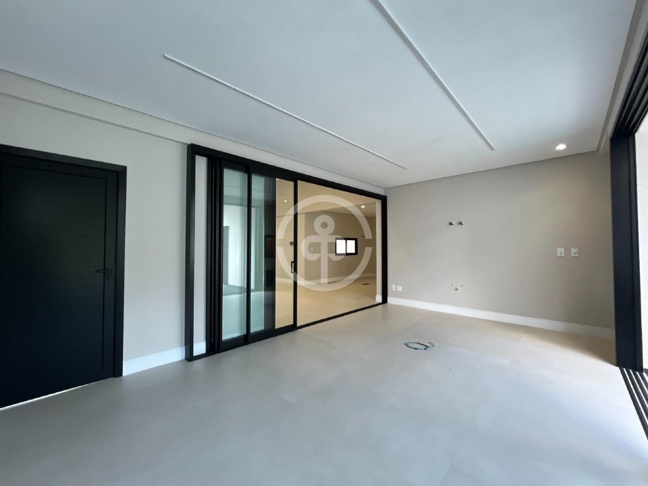 Casa à venda no Recanto Tropical III: 