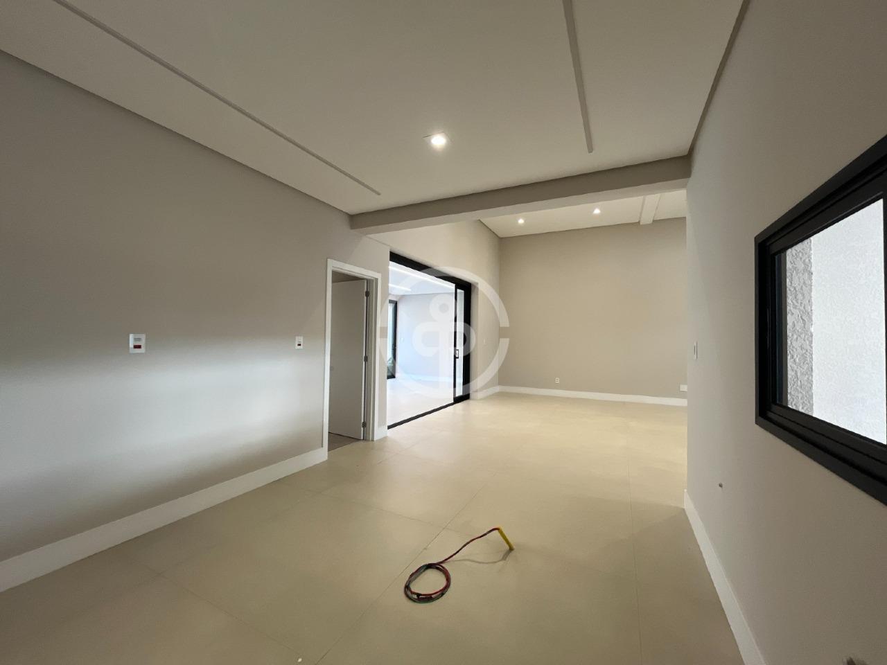 Casa à venda no Recanto Tropical III: 