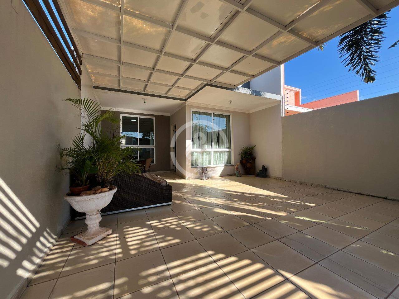 Casa à venda no Coqueiral: 