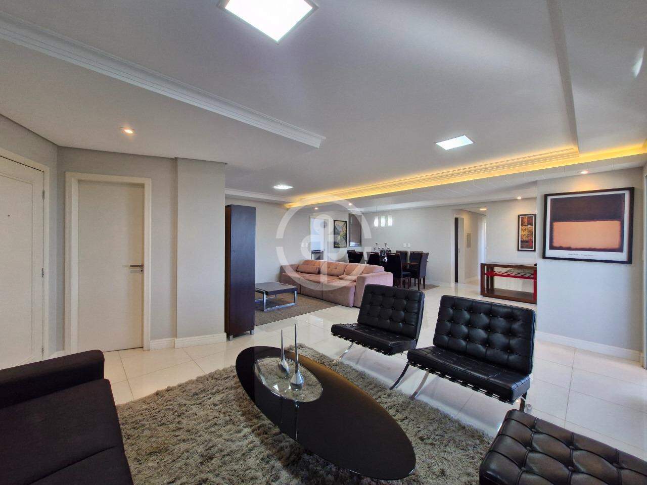 Apartamento para aluguel no Centro: 