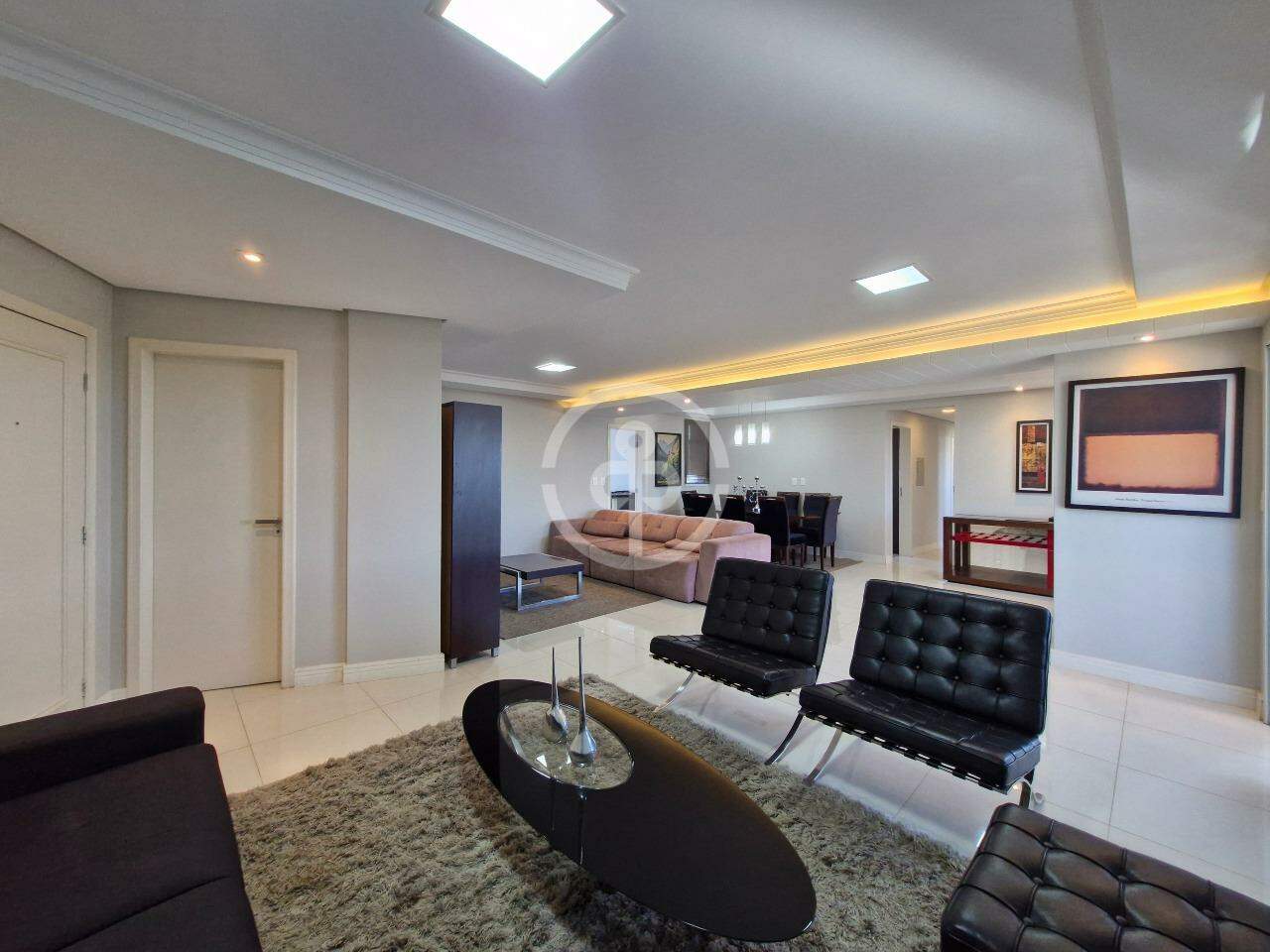 Apartamento para aluguel no Centro: 