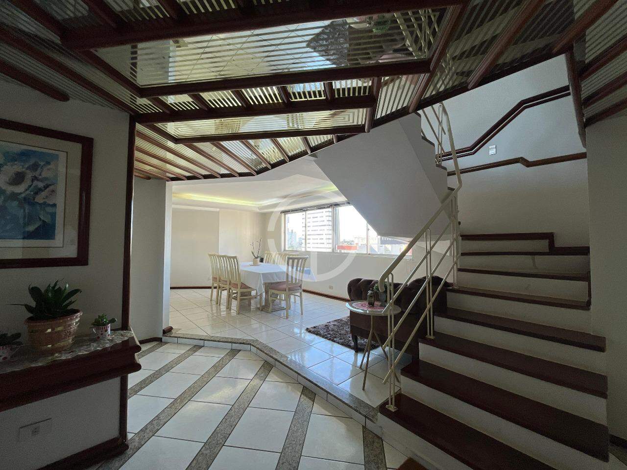Cobertura duplex à venda no Centro: 