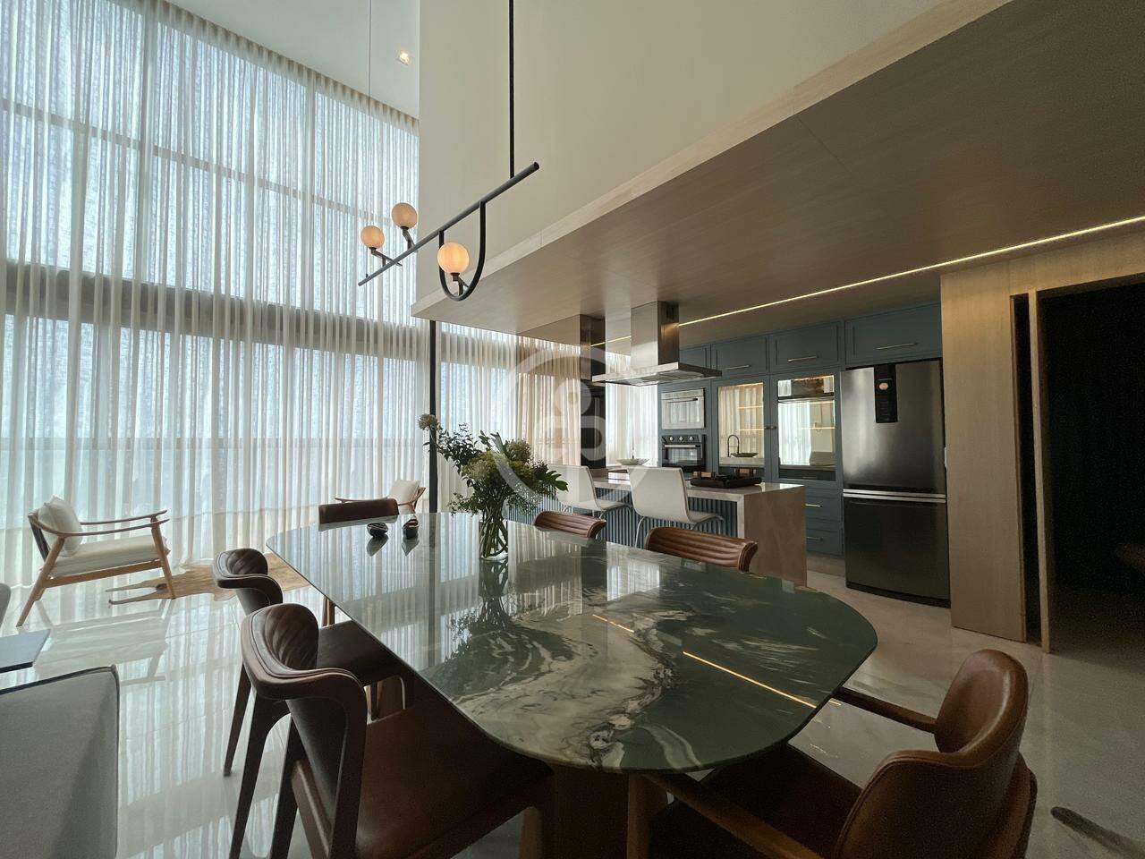 Apartamento duplex à venda no Centro: 