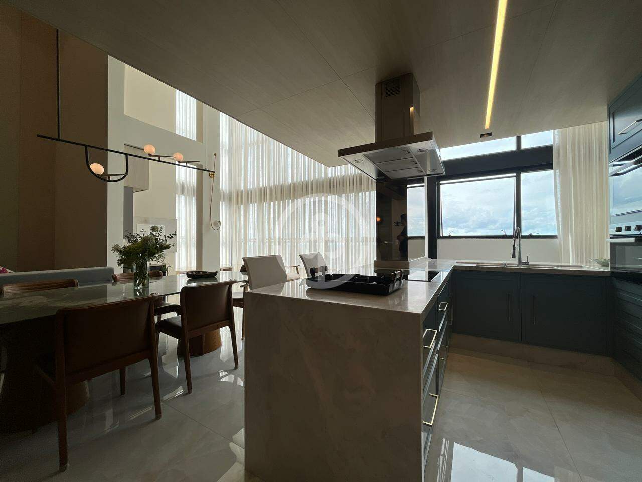 Apartamento duplex à venda no Centro: 