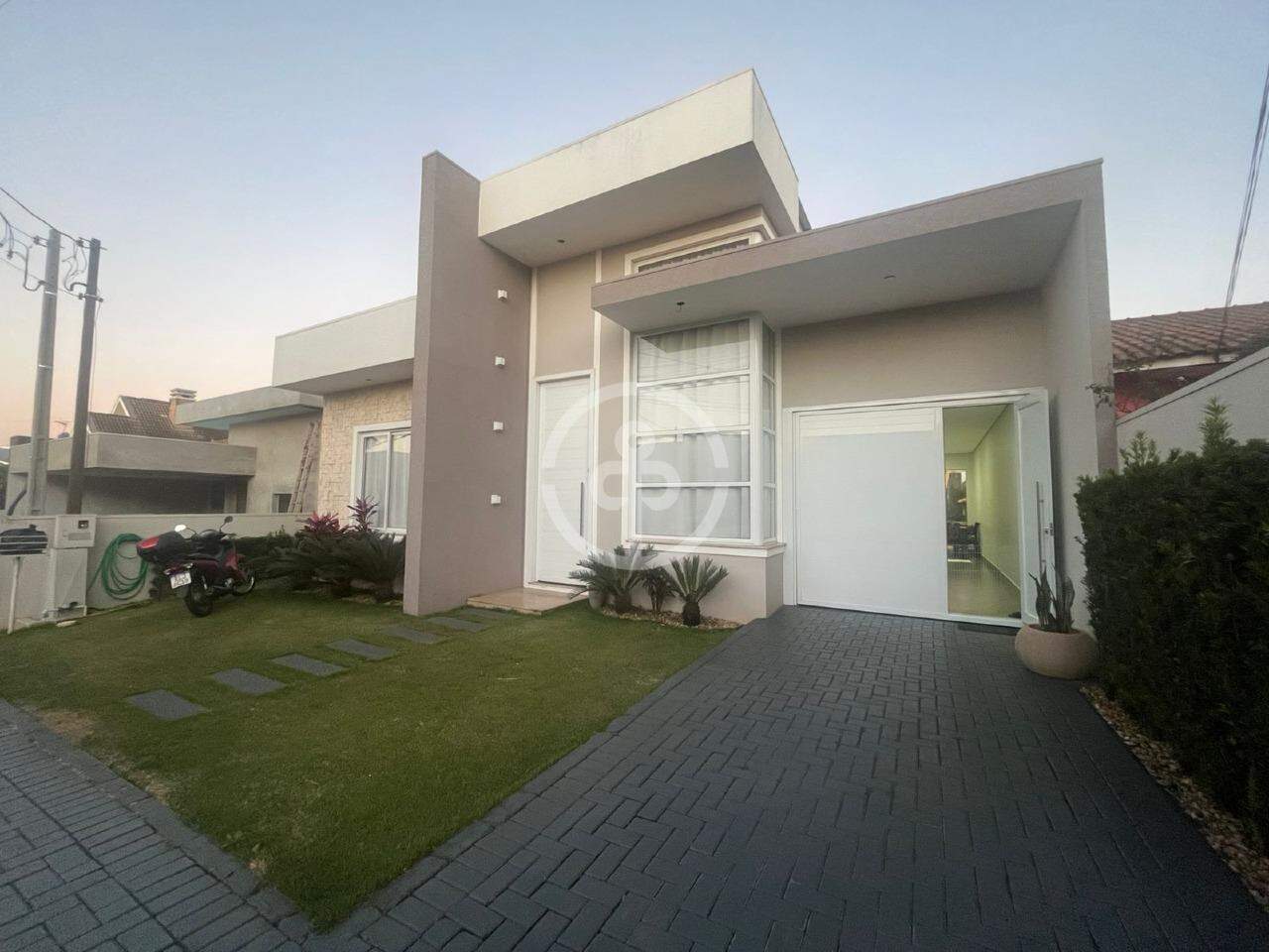 Casa em condomínio à venda no Pacaembu: 