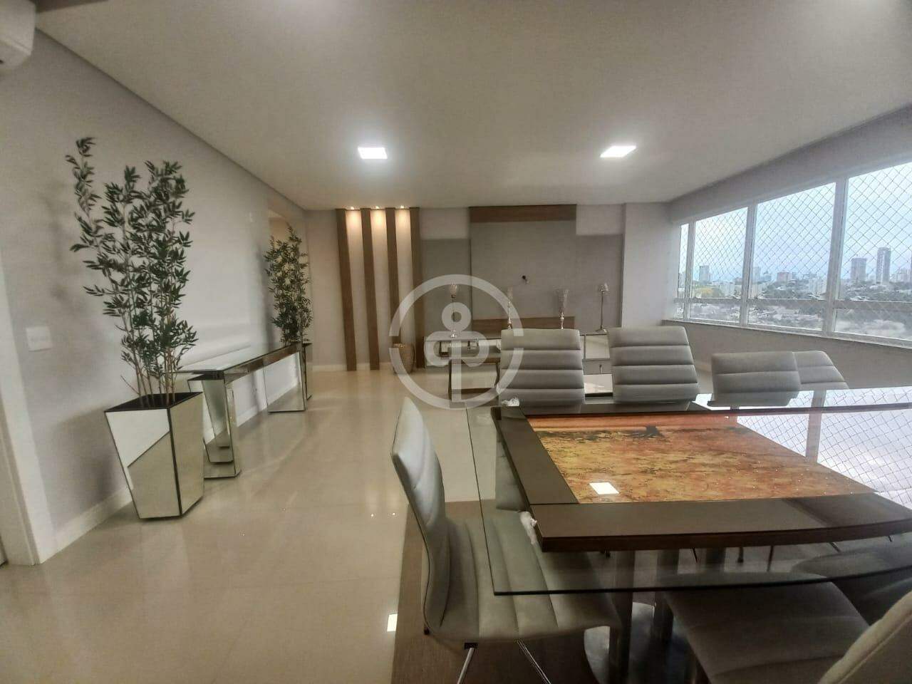 Apartamento à venda no Country: 