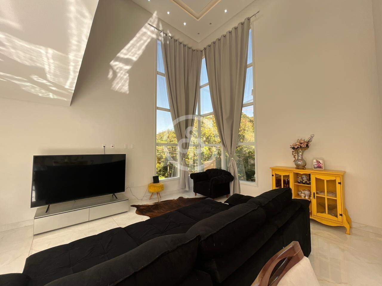 Casa para aluguel no Centro: 