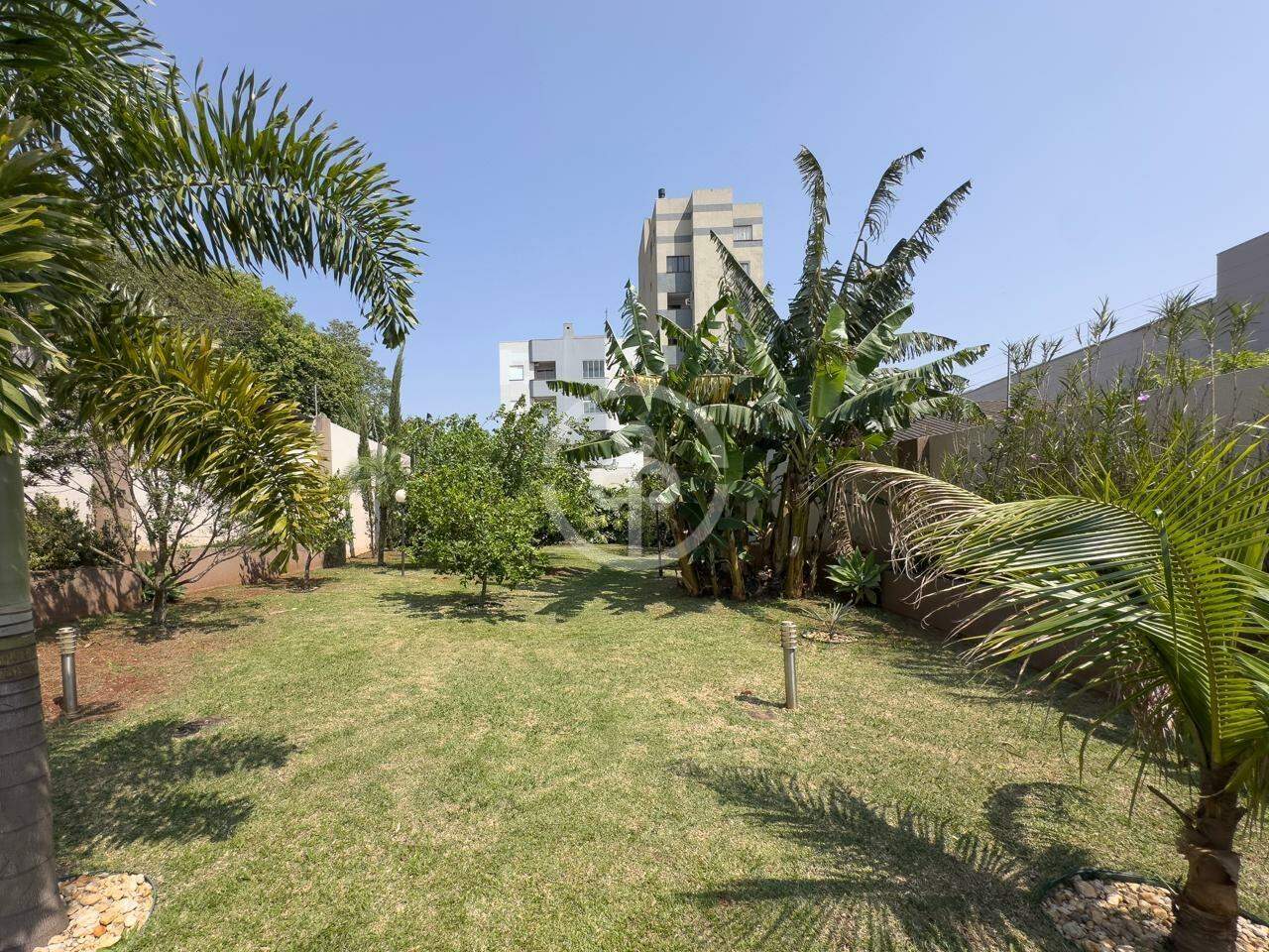 Sobrado à venda no Recanto Tropical: 