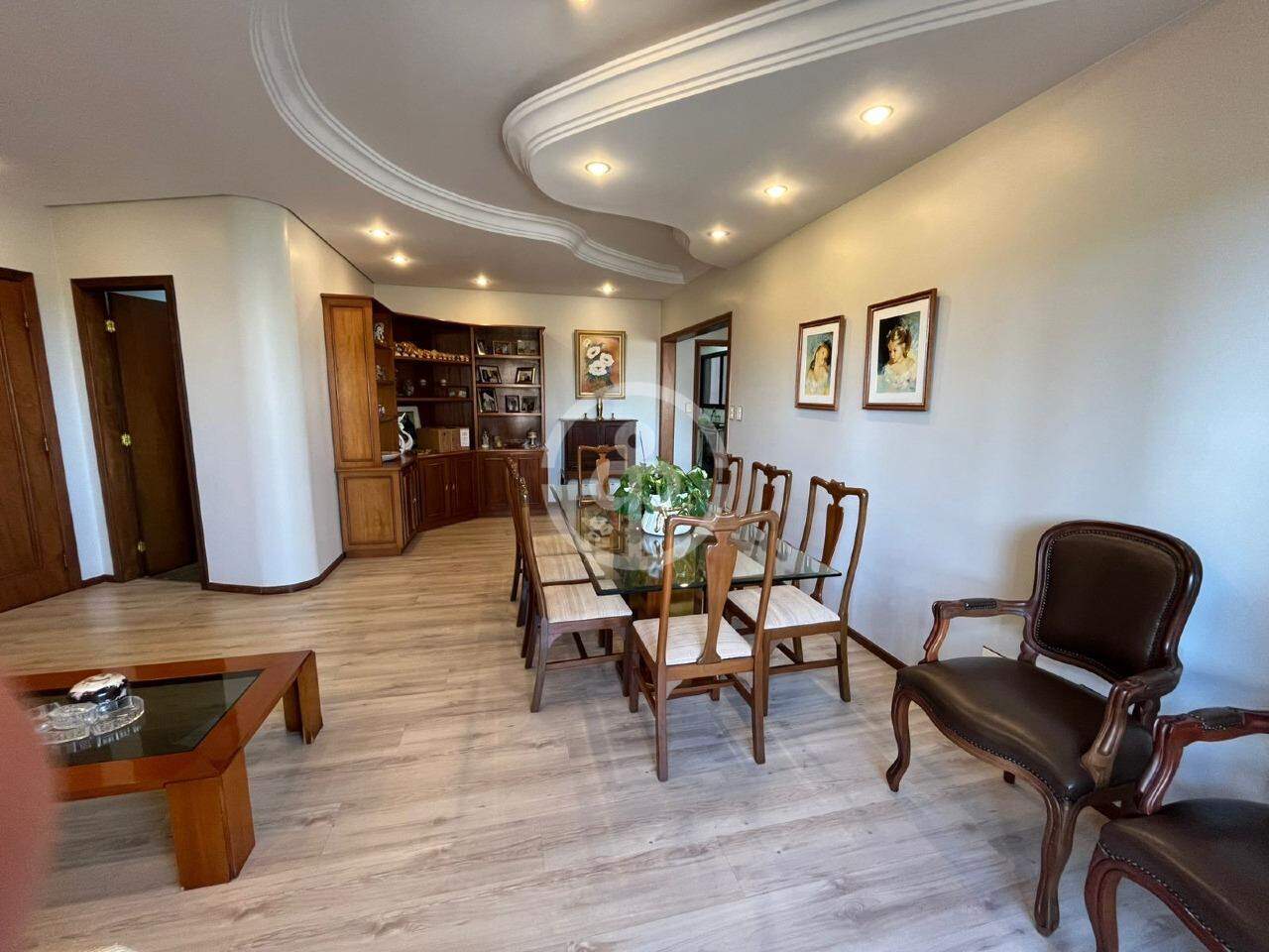 Apartamento para aluguel no Centro: 
