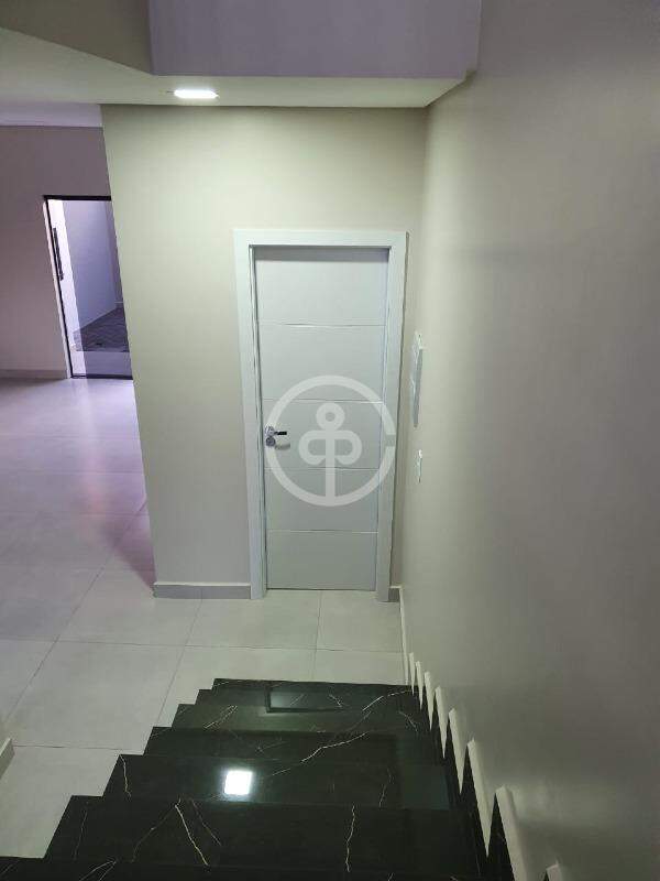 Sobrado à venda no Esmeralda: 