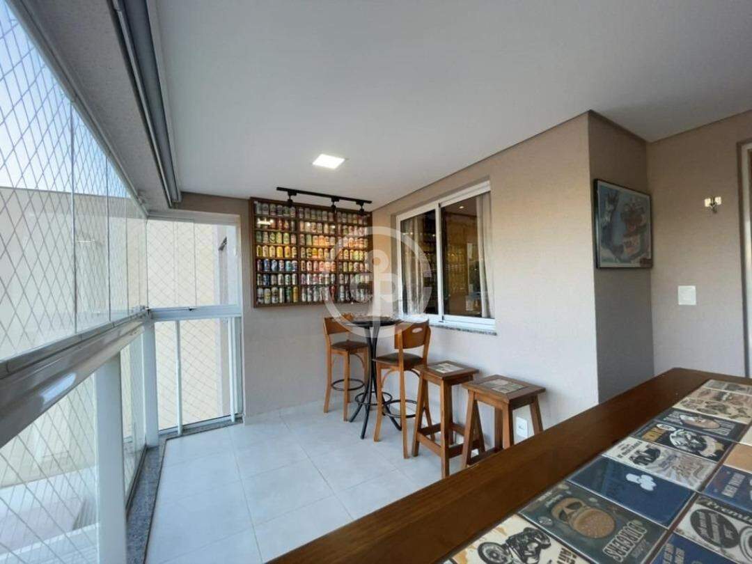 Apartamento à venda no Coqueiral: 