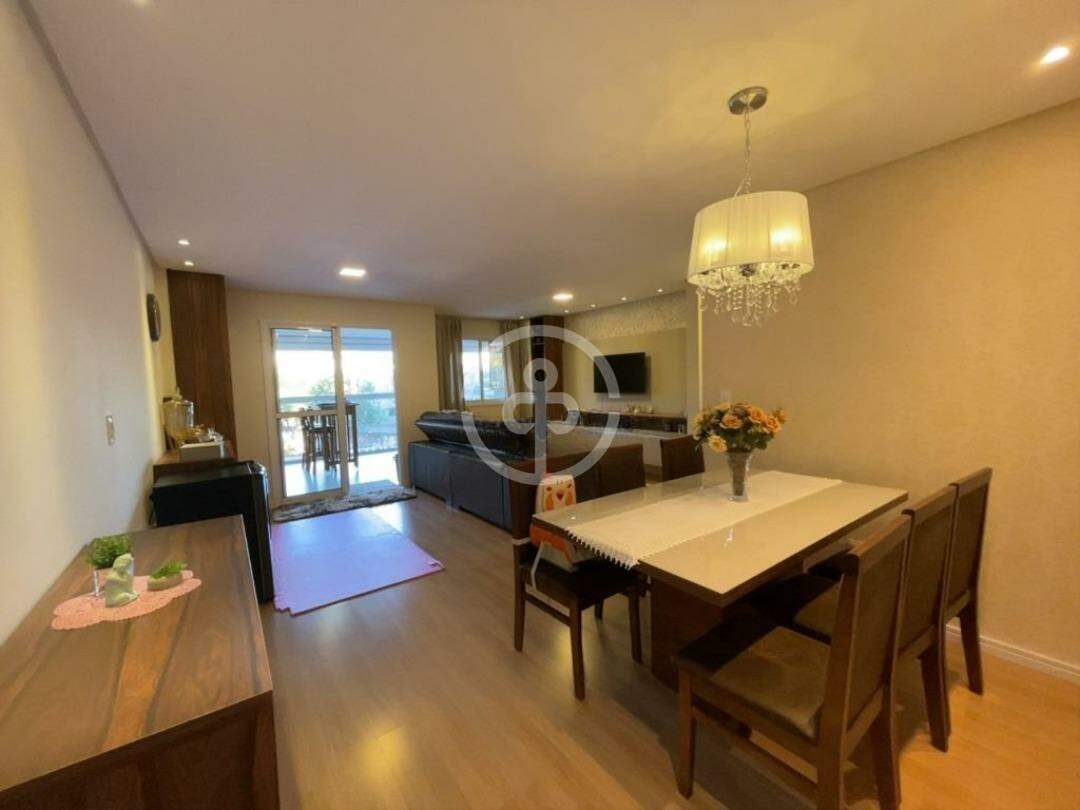 Apartamento à venda no Coqueiral: 