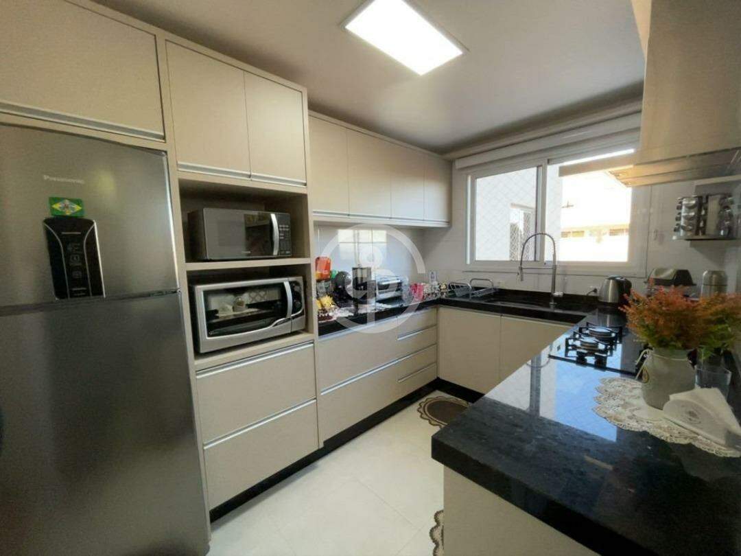 Apartamento à venda no Coqueiral: 