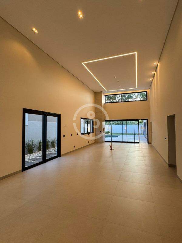 Casa em condomínio à venda no Recanto Tropical: 